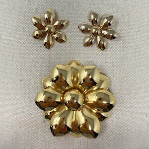 Vintage Floral Brooch and‎ Earring Set Shiny Gold-Tone Classic Clip-On Daisy